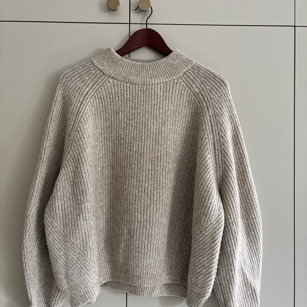 H&M Light Gray Turtleneck Sweater - L